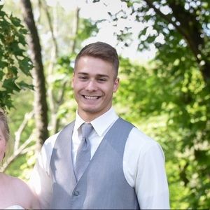 Meet your Posher, Dominic